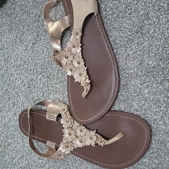 Relativity Sandals - Picture 2 of 2